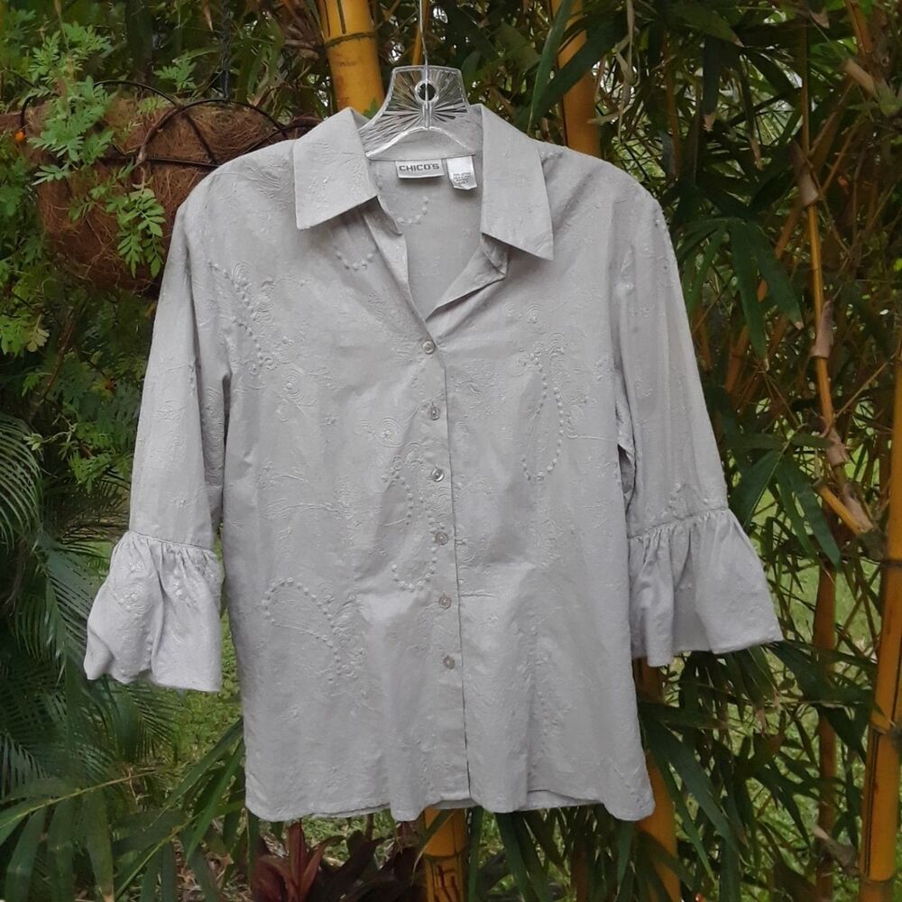 Chico's Embroidered Top Ruffle Sleeve SZ 0 S Gray Cotton Button Front Collar